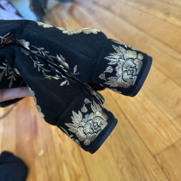 Johnny Was Metallic Embroidered Gold Black Boots - Picture 4 of 5